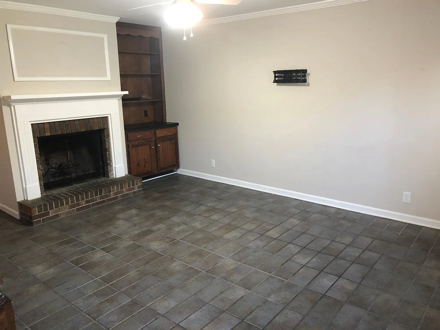 1205 Wenlon Dr — Photo 3