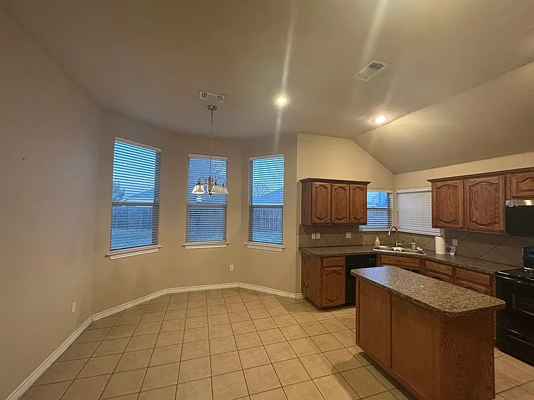 2400 Rookhaven Ln — Photo 25