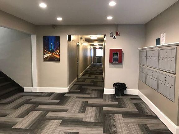2nd image of 4514 Pine St #400