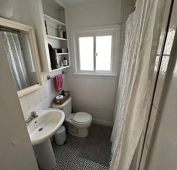 1717 Iverson Ave — Photo 10