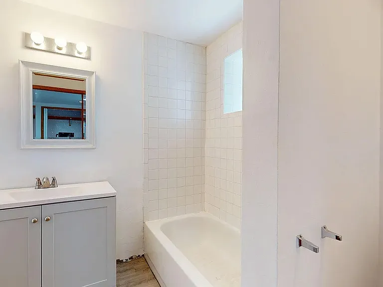 1207 Barelas St SW #CF — Photo 4