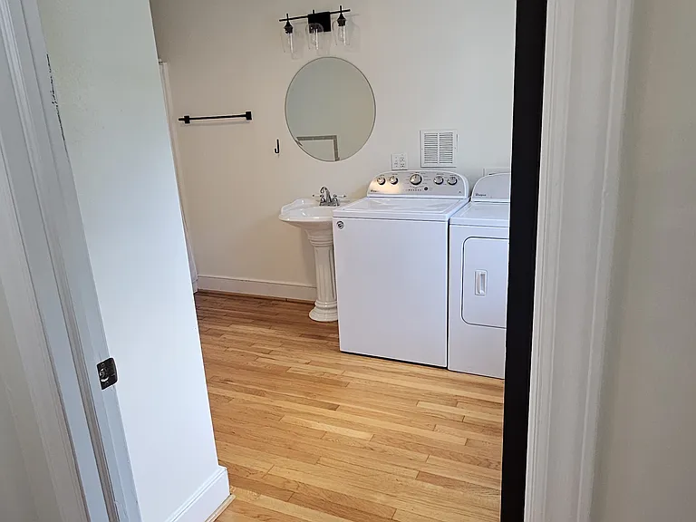 809 W 47th St — Photo 30