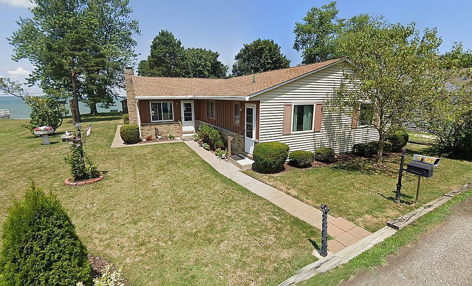 1st image of 4617 Edgewater Dr