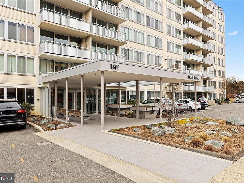 1st image of 1301 S Arlington Ridge Rd APT 609