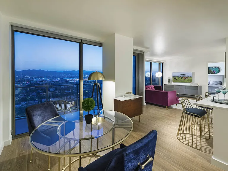 Vision on Wilshire — Photo 18