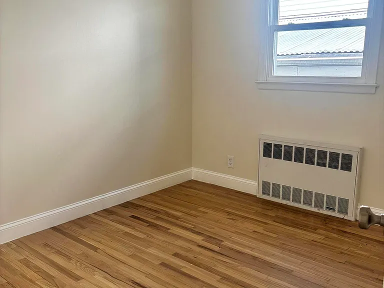 527 Willowbrook Rd — Photo 17