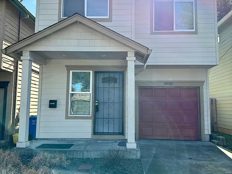 8730 SE Steele St — Photo 1