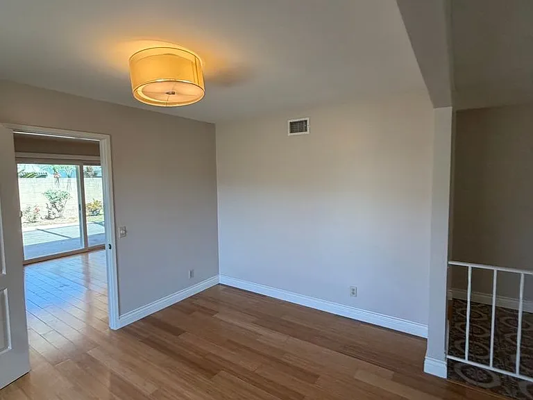 927 Redlen Ave — Photo 15