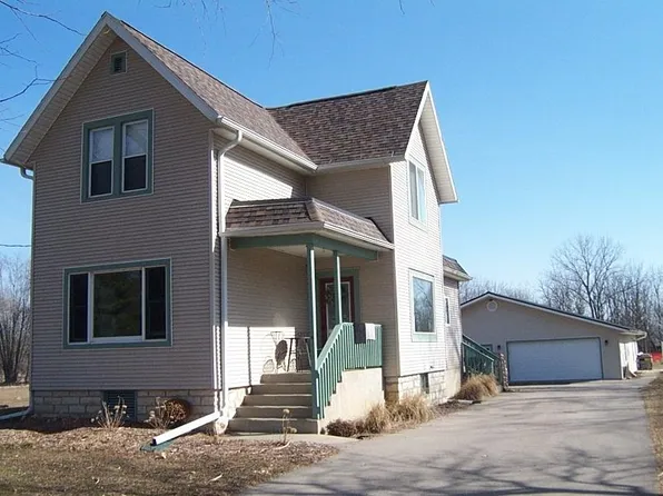 N8658 Superior St, Burnett, WI 53922