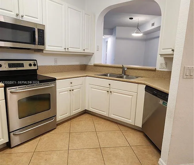 3600 Oaks Clubhouse Dr #206 — Photo 8