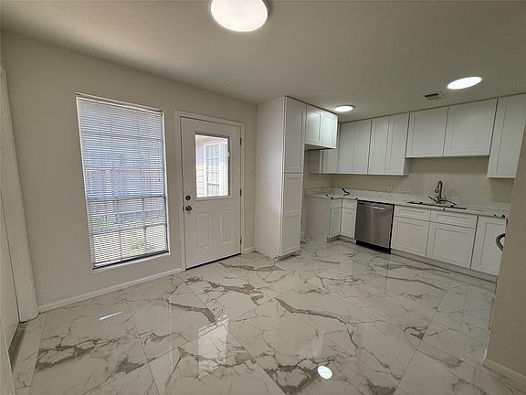5th image of 14020 Schroeder Rd APT 130