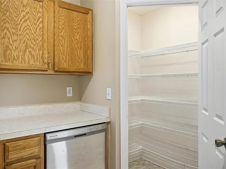 106 La Mancha Dr — Photo 21