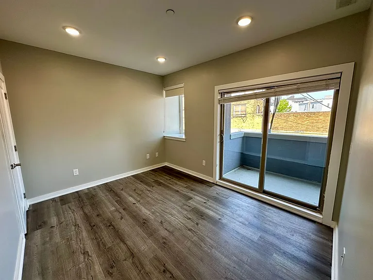 1654 Ridge Ave — Photo 6