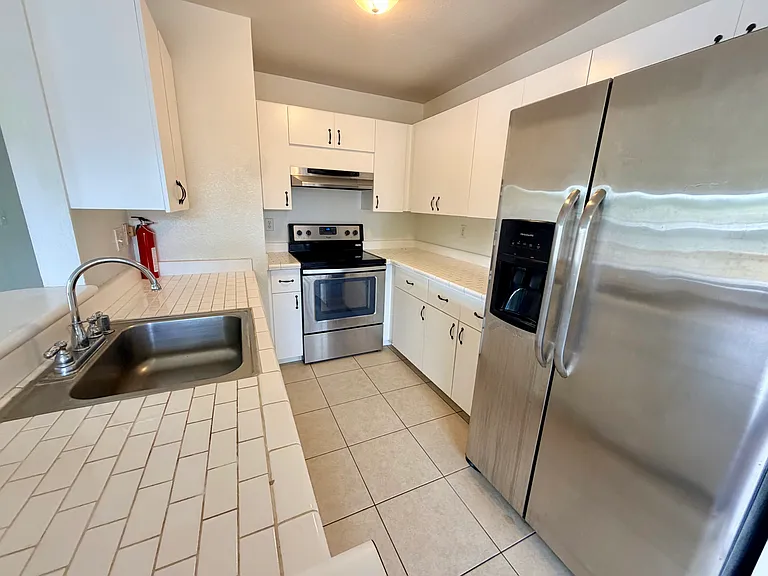 572 Mananai Pl #20-D — Photo 2