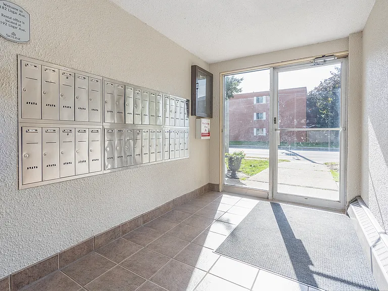 204 Lisgar Ave — Photo 9