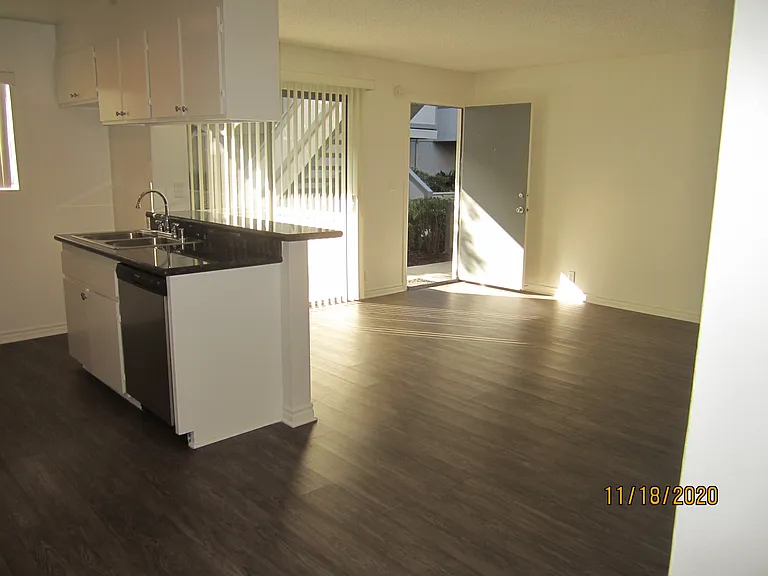 Westbay Apartments — Photo 43
