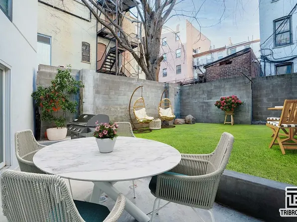 215 S 4th St, Brooklyn, NY