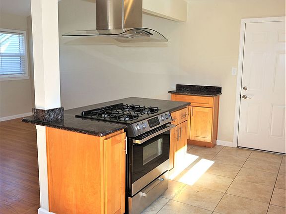 3rd image of 46 McLellan Ave