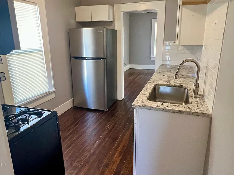 802 S Xanthus Ave — Photo 4