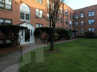 266A Harvard St APT 4, Cambridge, MA 02139