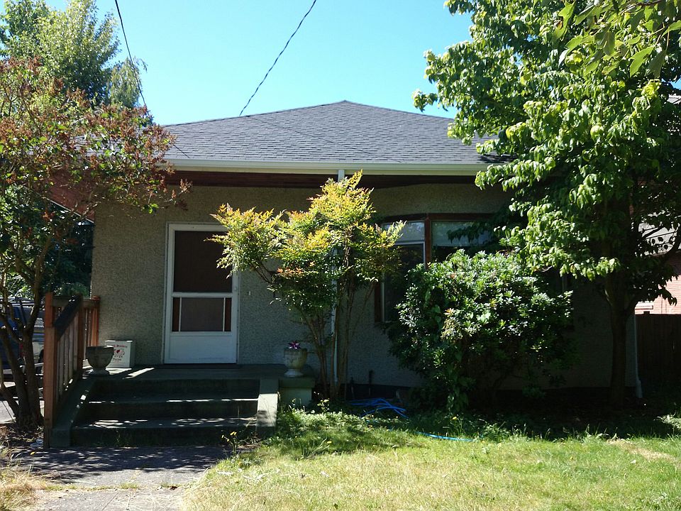 2nd image of 823 NW 64th St