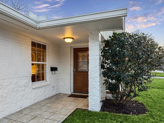 2nd image of 10419 Mayfield Rd