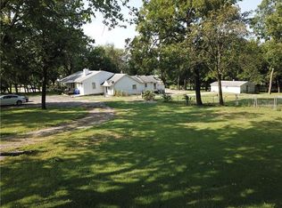 7020 Renner Rd, Shawnee, KS 66217