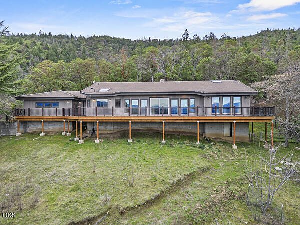1st image of 465 Strawberry Hill Ln