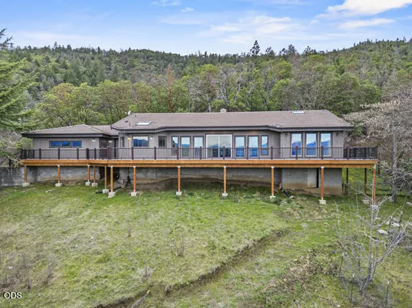 465 Strawberry Hill Ln, Jacksonville, OR 97530
