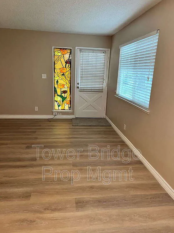 2 bed, 1.0 bath, 840 sqft, $1,595 — Photo 3