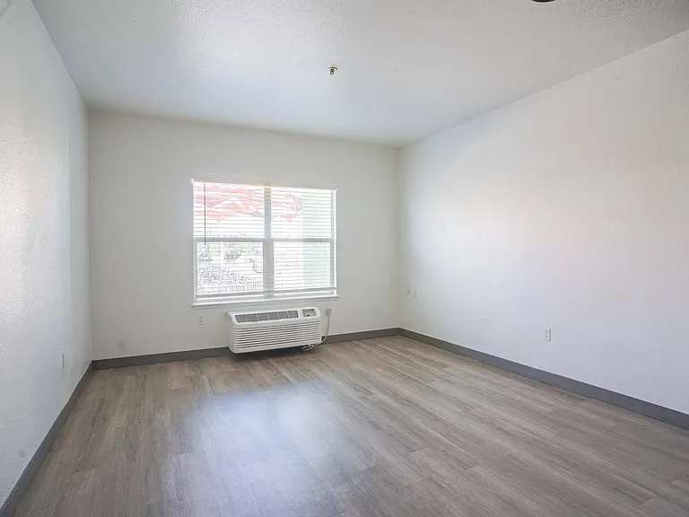 The Onyx at 695 — Photo 5
