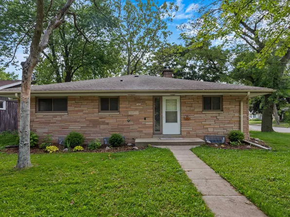 5404 N Bethmaur Ln, Glendale, WI 53209