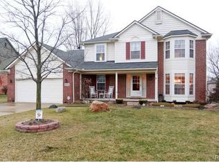 6034 Christina Dr, West Bloomfield, MI 48324