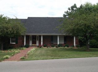 137 Eastover Dr, Frankfort, KY 40601