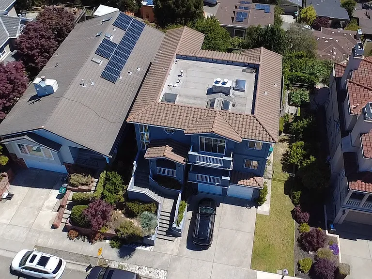 5070 Cochrane Ave — Photo 4