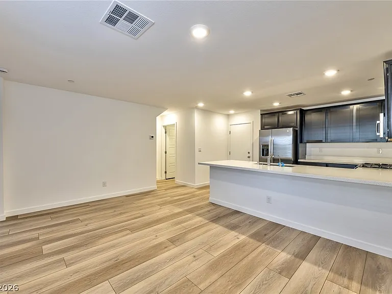 6288 Foxes Dale St — Photo 7