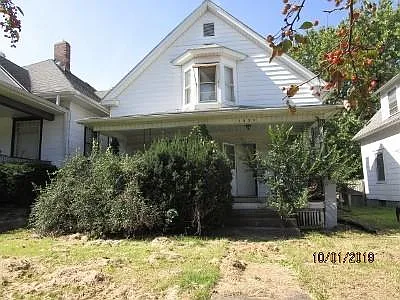 1535 N College St photo 1
