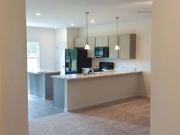 66 Professional Pl SE — Photo 3