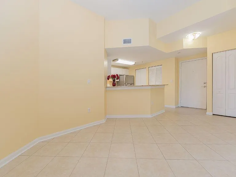5080 Fairways Cir #G301 — Photo 7