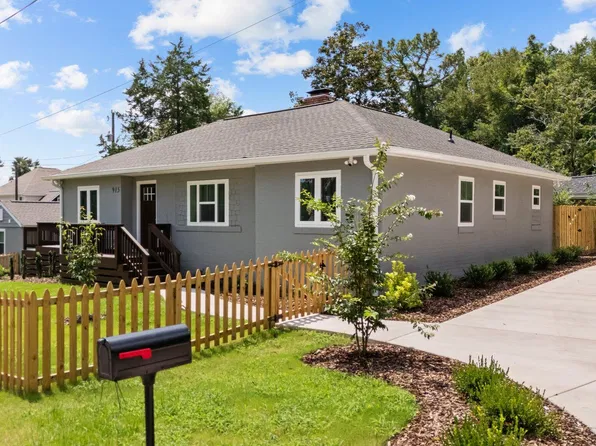 915 W Vermont Ave, Southern Pines, NC 28387