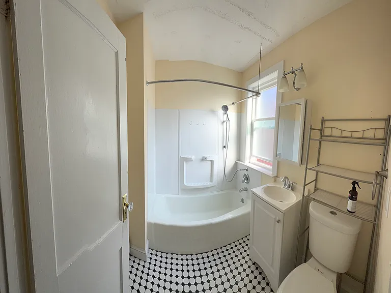 283 New Britain Ave #C1 — Photo 7
