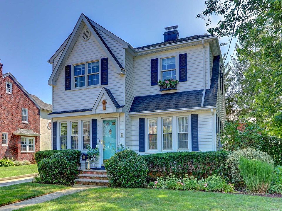 1st image of 8 Harvard St
