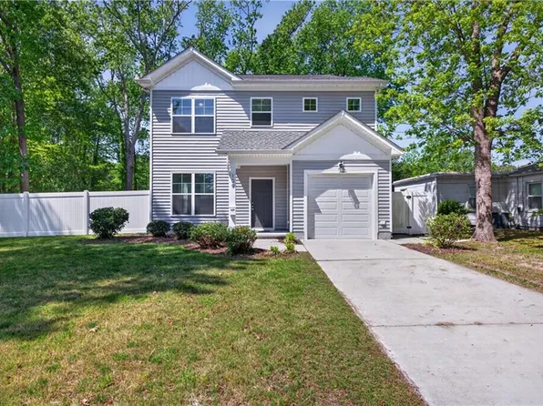 109 Air Station Dr, Virginia Beach, VA 23454