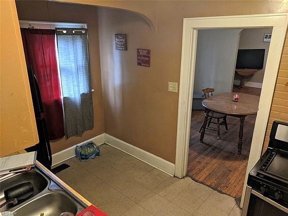 4th image of 286 W Miller Ave #2