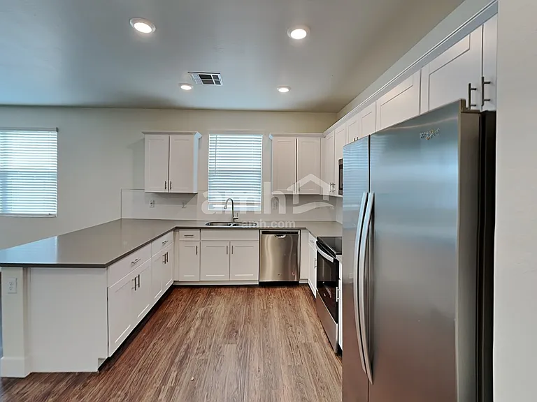 21427 S 231st Way — Photo 3