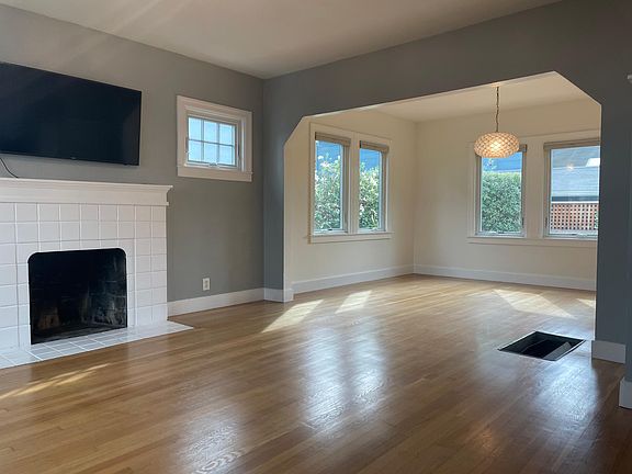 Living Room / Dining