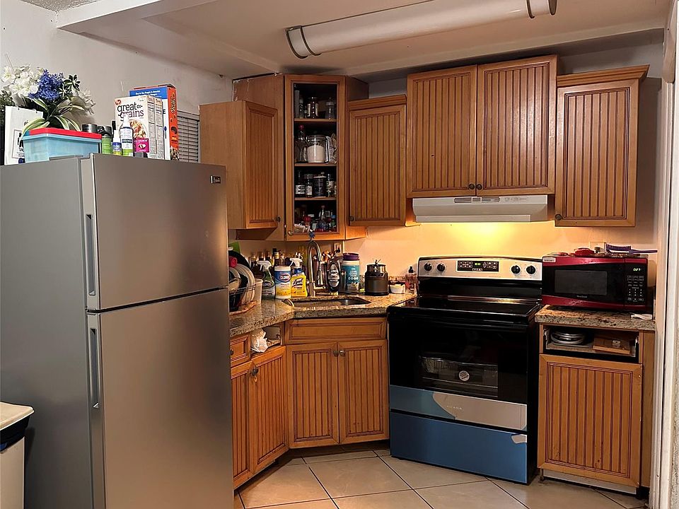 1st image of 2415 Lincoln Street #106