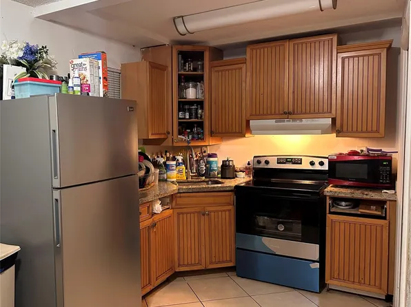 2415 Lincoln Street #106, Hollywood, FL 33020