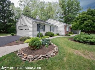 1856 Meadows Rd, Hellertown, PA 18055