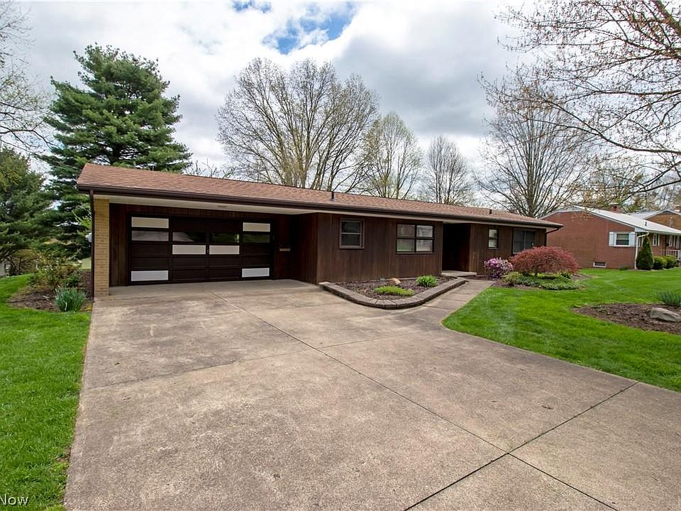 1st image of 1527 Hawthorne Dr